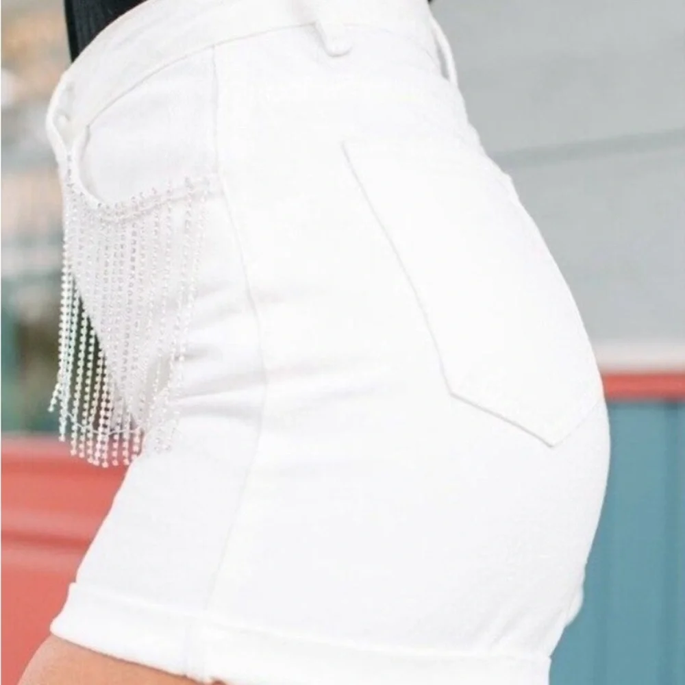 Cloud Ten She’s Stealing Our Hearts White Girls Trip Rhinestone Shorts Sz S‎